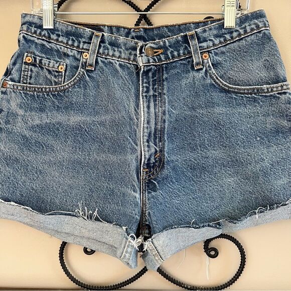 Vintage Levis Relax Fit 550 Cut Off High Rise Denim Shorts Made in USA - Picture 3 of 12